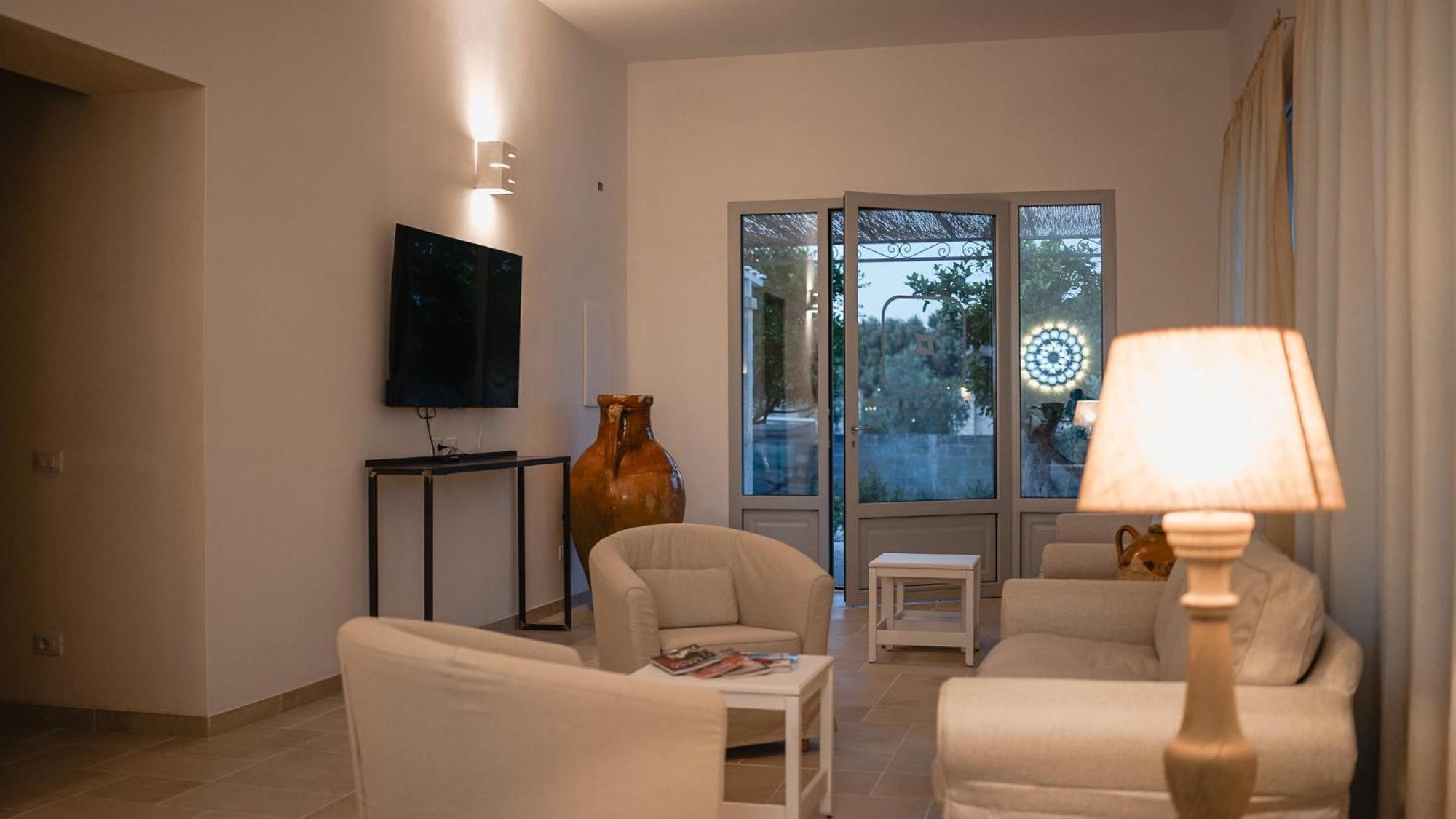 San Lorenzo Camere&Suites Lizzanello Экстерьер фото