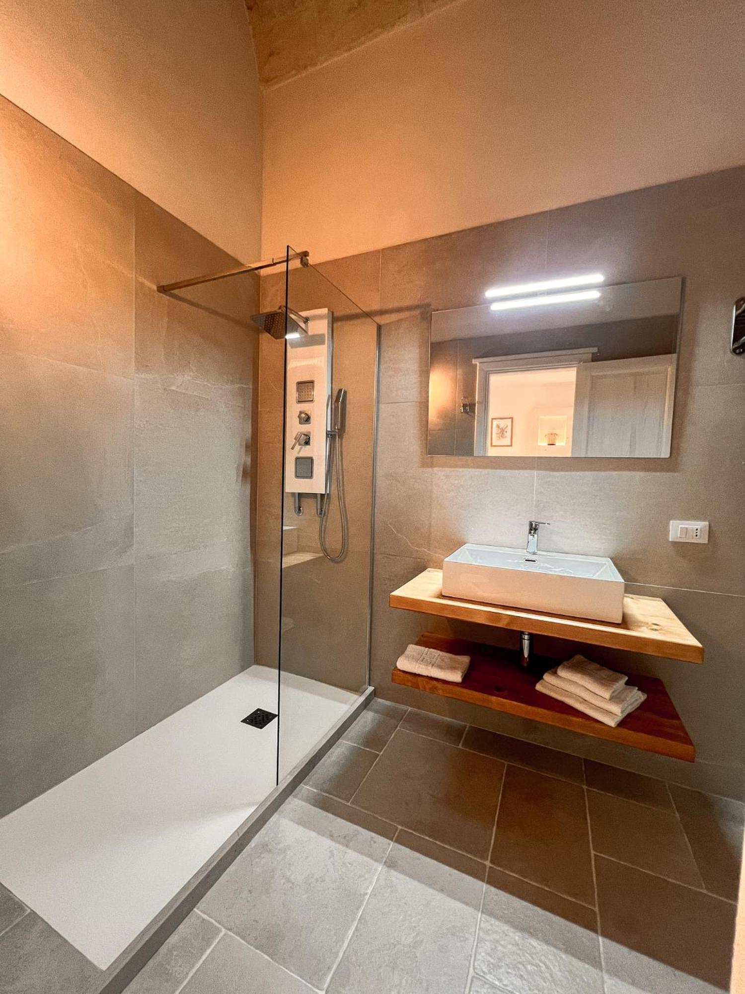 San Lorenzo Camere&Suites Lizzanello Экстерьер фото
